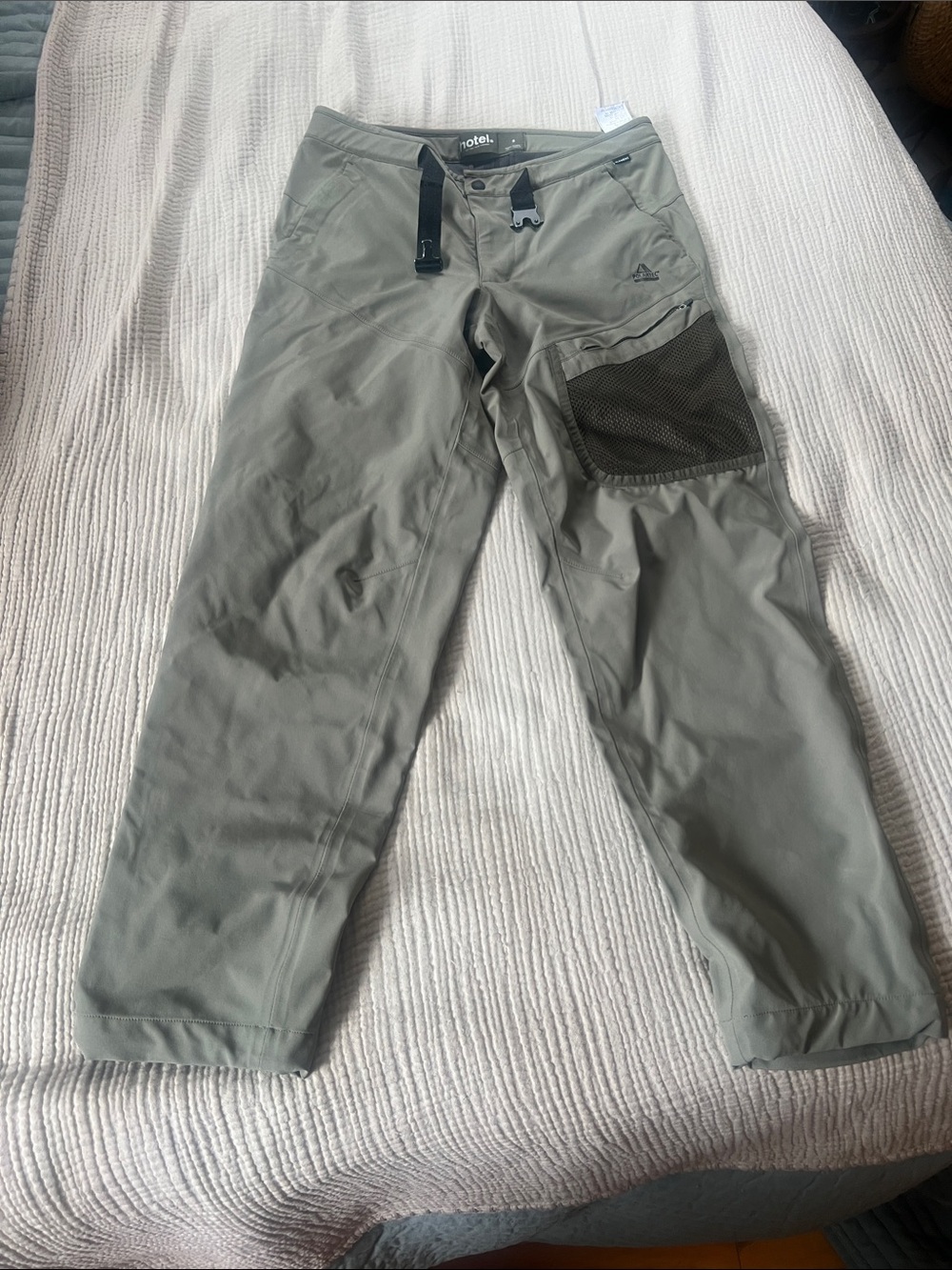 Hotel Collection Men's Cargo Pants in Olive